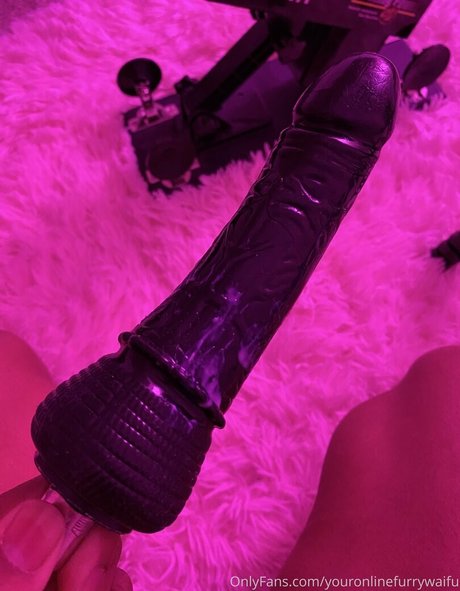 bustypuppy star naked images