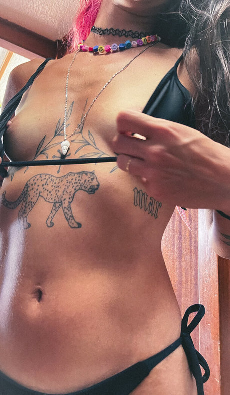 juju vibezzz art model gallery