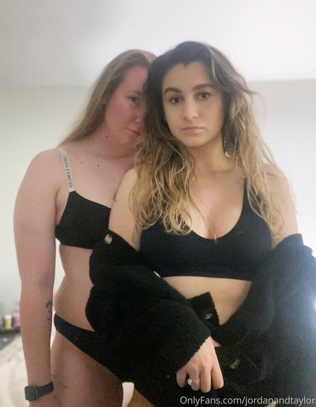 jordanandtaylor hot model pics