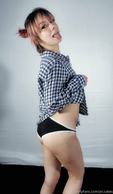 Ari cakes star naked photo