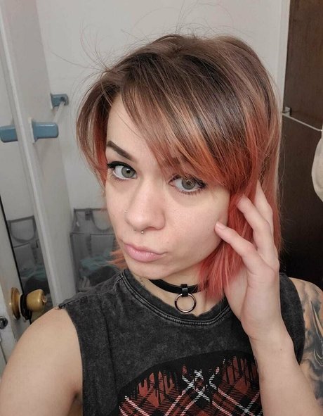 Ari cakes nudes model images