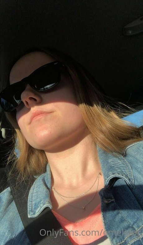 emelieoc naked actress pictures