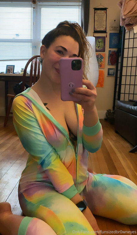 funsizedbr0wneyes pornstar free photos