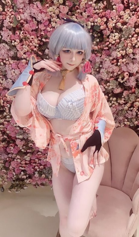 Kamelya chan naked model picture