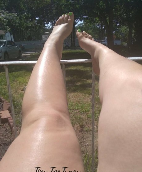 tinytoetracy nudes star photo