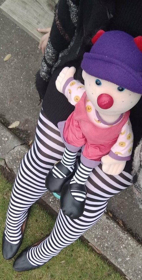 tinytoetracy sexy model gallery