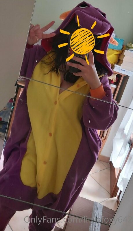 littlefoxyuwu naked star pictures