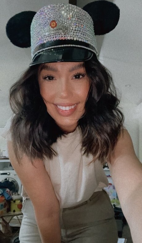 All Bella hot actress photo