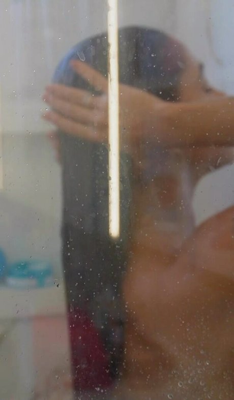 Ana Carolina Studart adult model image