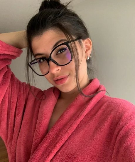 suele ss model naked photo