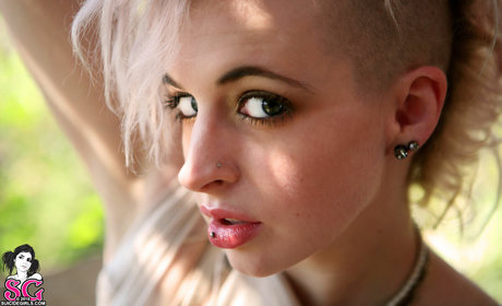 Mandy Morbid free model pictures