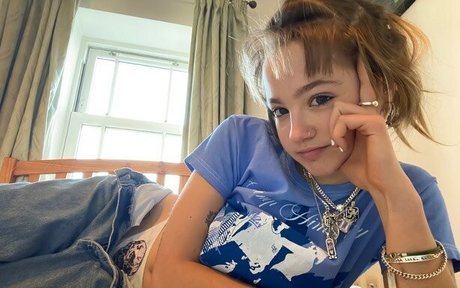 _femalien high quality pornstar pictures