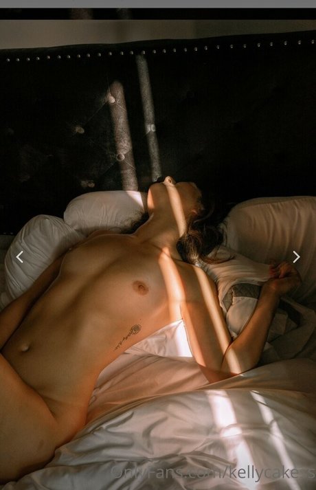 Kelly Dyer star nudes images