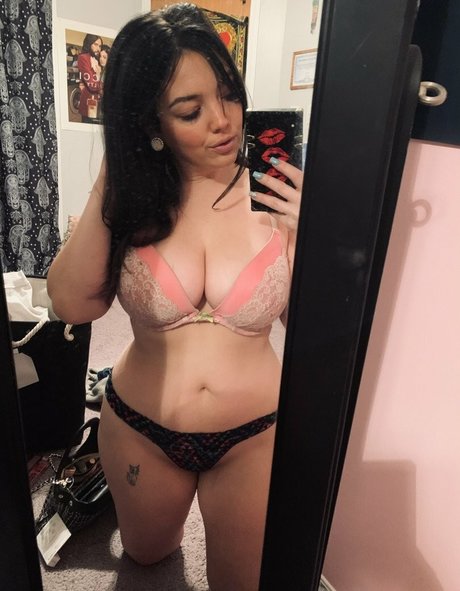 Vanessa Ray nude star pic