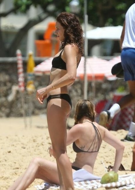 Troian Bellisario nudes actress picture