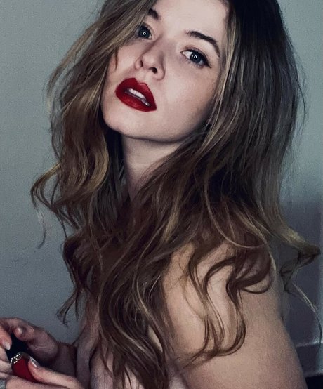 Sasha Pieterse star top picture