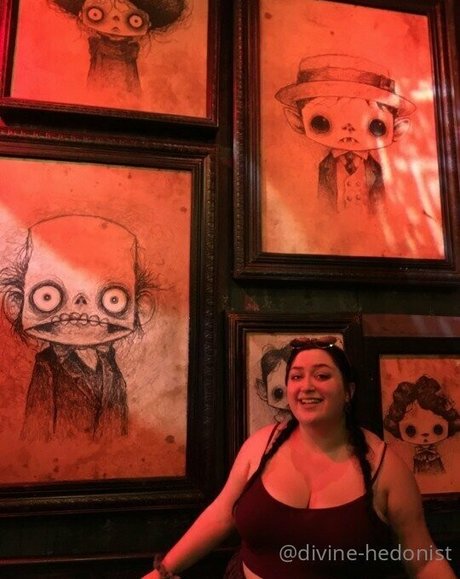 divine hedonist free nice actress gallery