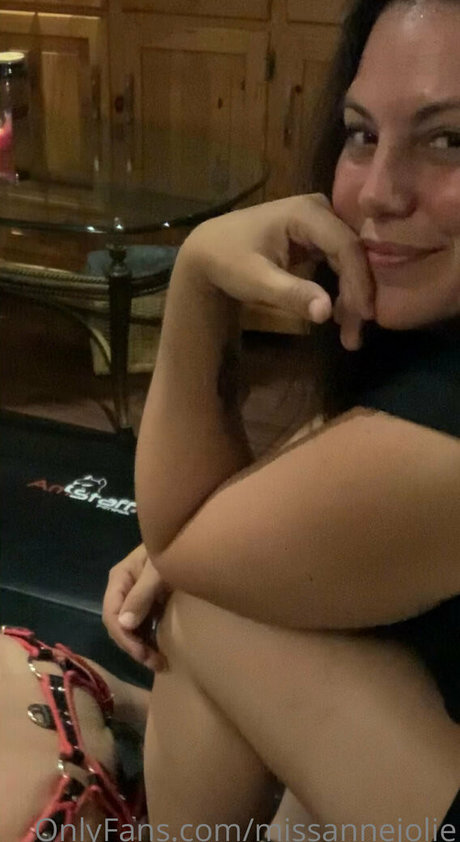 missannejolie model pornographic gallery