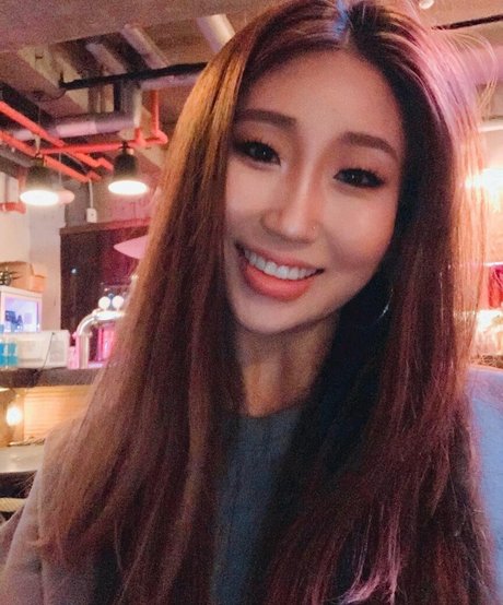 Jinnnyk pretty actress pics