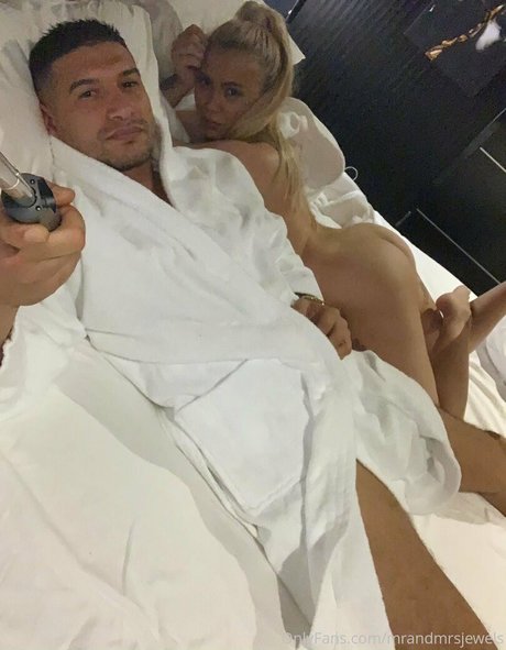 mrandmrsjewels naked star image