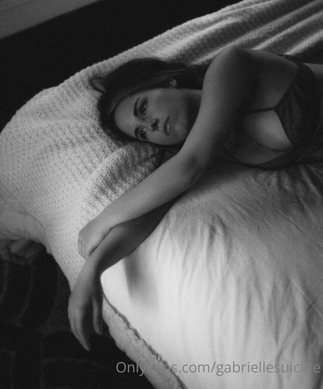 gabriellesuicide star nude archive