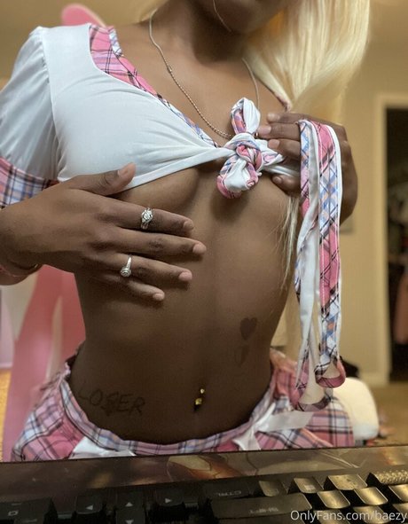 baezy porn star image