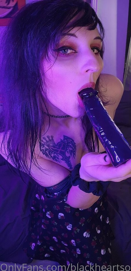 blackheartsora model beautiful pics