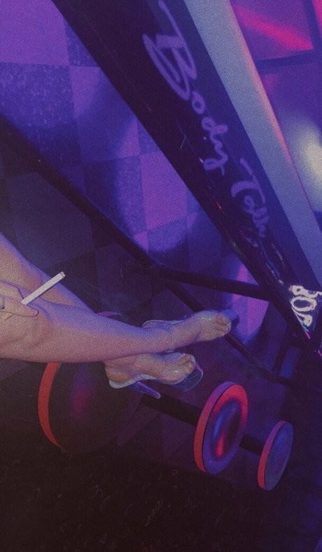 sithbitch beautiful model photo