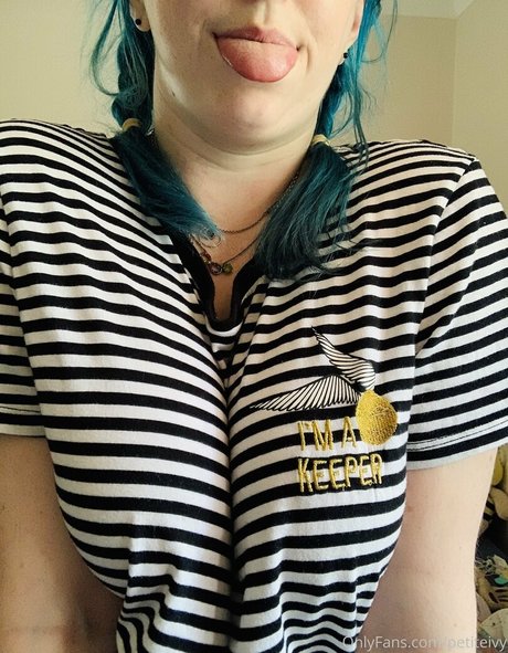 petiteivy nude star pic