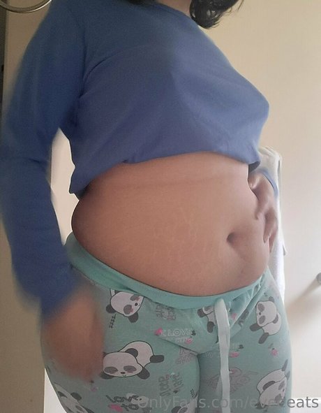 eveeeats nudes star pic