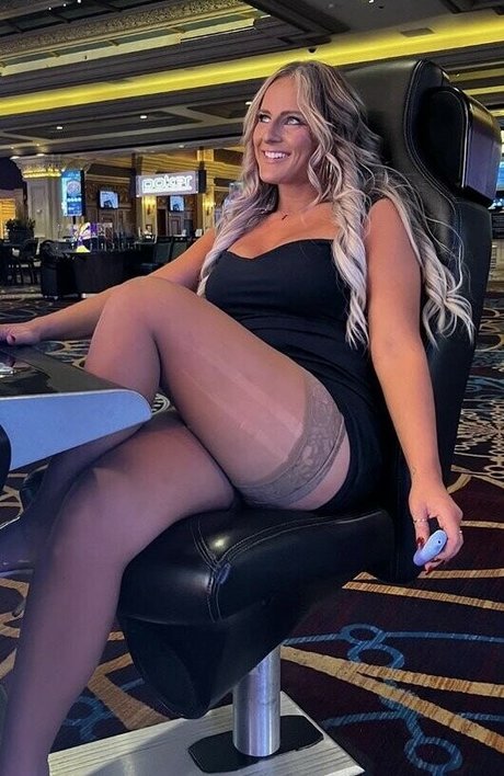 Andrea Taylor star naked pictures