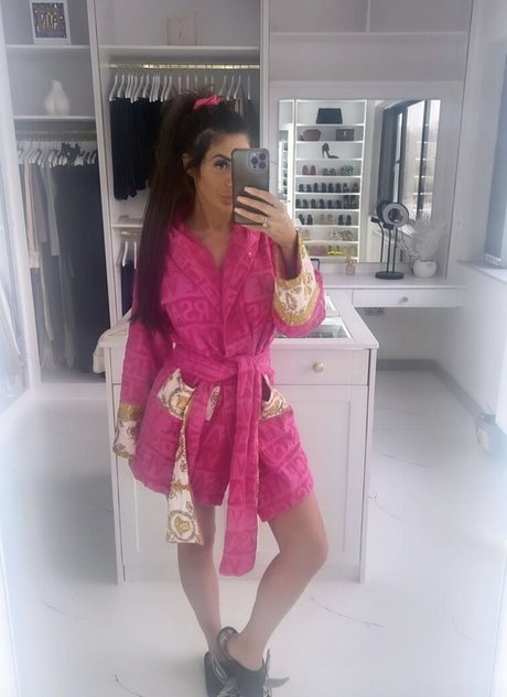 Chloe Ferry Profile pic