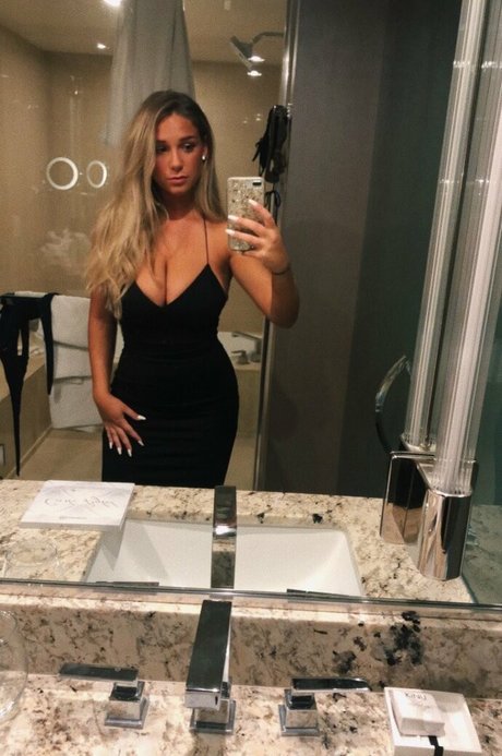 Cassandra Spano star nice pictures