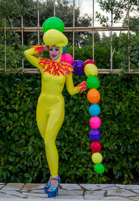 mfetilicious sexy actress photo