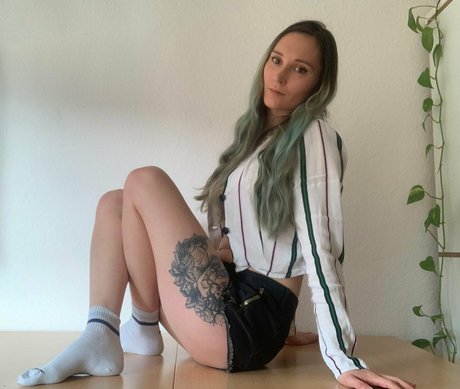 treadsoftly adult model image