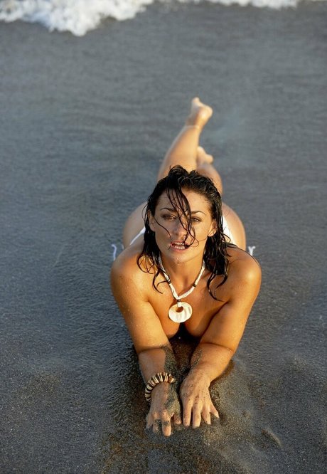 Natalie J Robb exclusive star photo