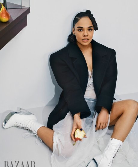 Tessa Thompson nice actress pic