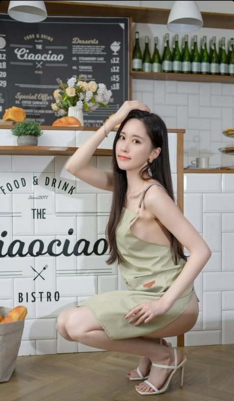 Vanessa Only4567 nude actress gallery