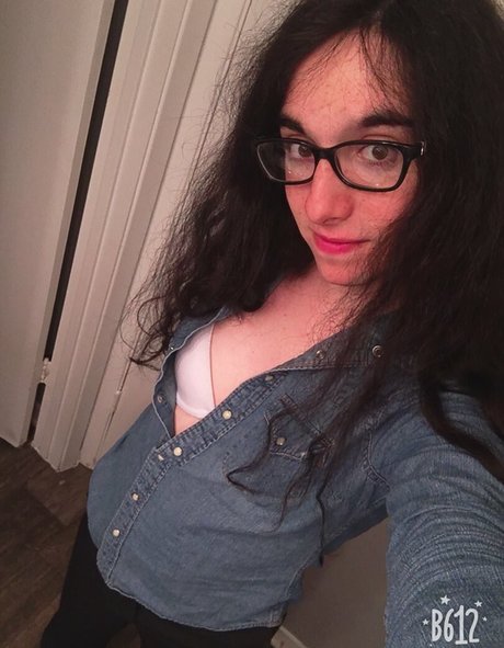 young onlyfans top photo