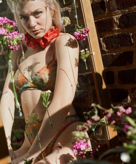 alittle vampy star pornographic pics