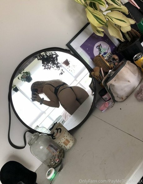 naughtyhortyxo top star pics