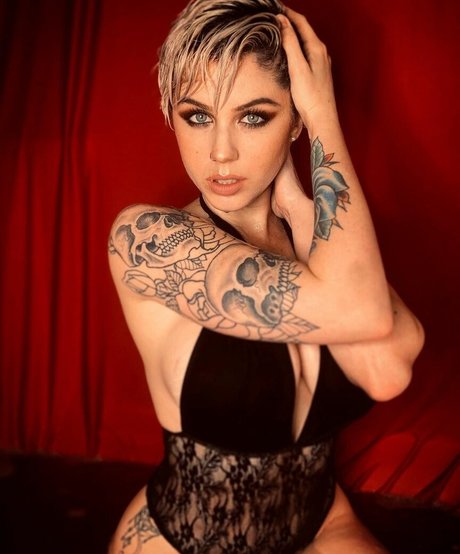 Punkqueenxoxo pornstar nudes pictures