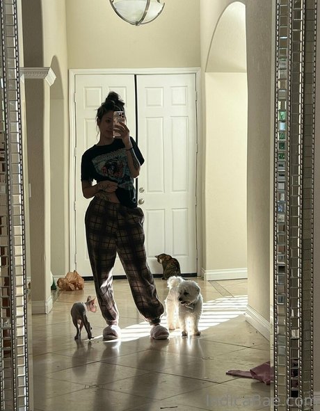 Indicabae top model photos