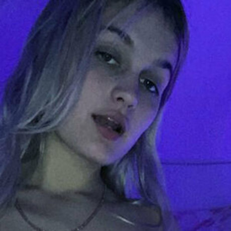 Kenzieh xxx model picture