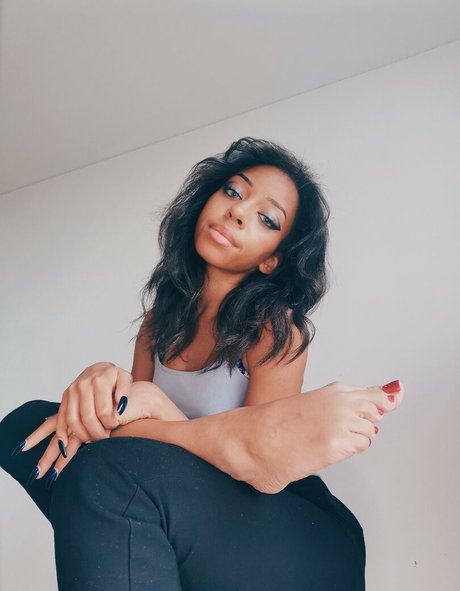 feetofmelanie high quality model image