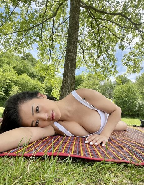 kaliauniverse pornstar beautiful img