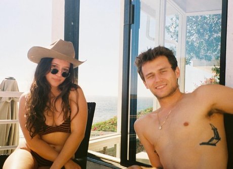 Gideon Adlon porn actress photo