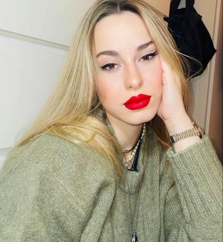 Elena Lagou sex model archive