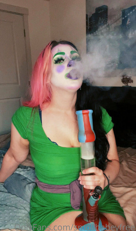 smollbabeyfree Quick model image