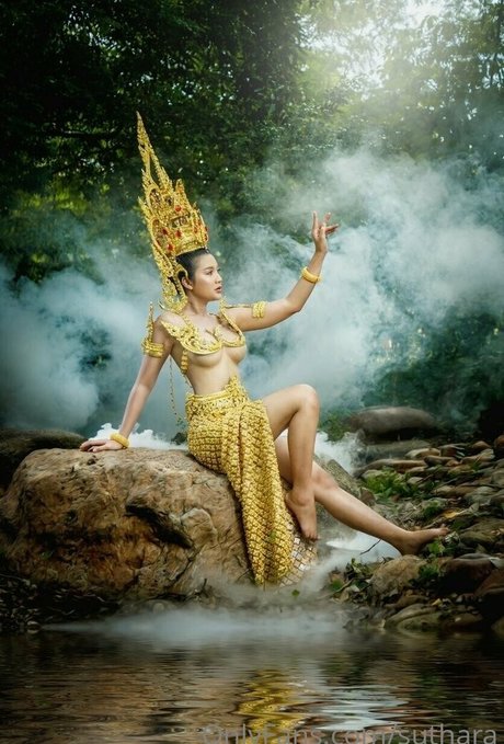 suthara model perfect pic